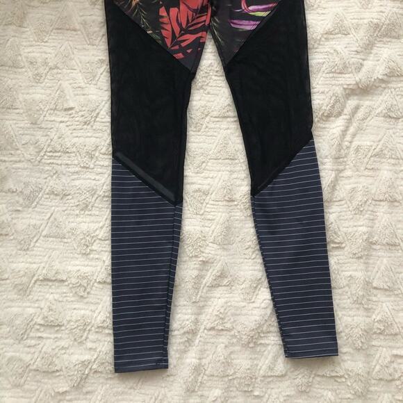 Onzie High Rise Mesh Leggings in All Night Long - Picture 4 of 6